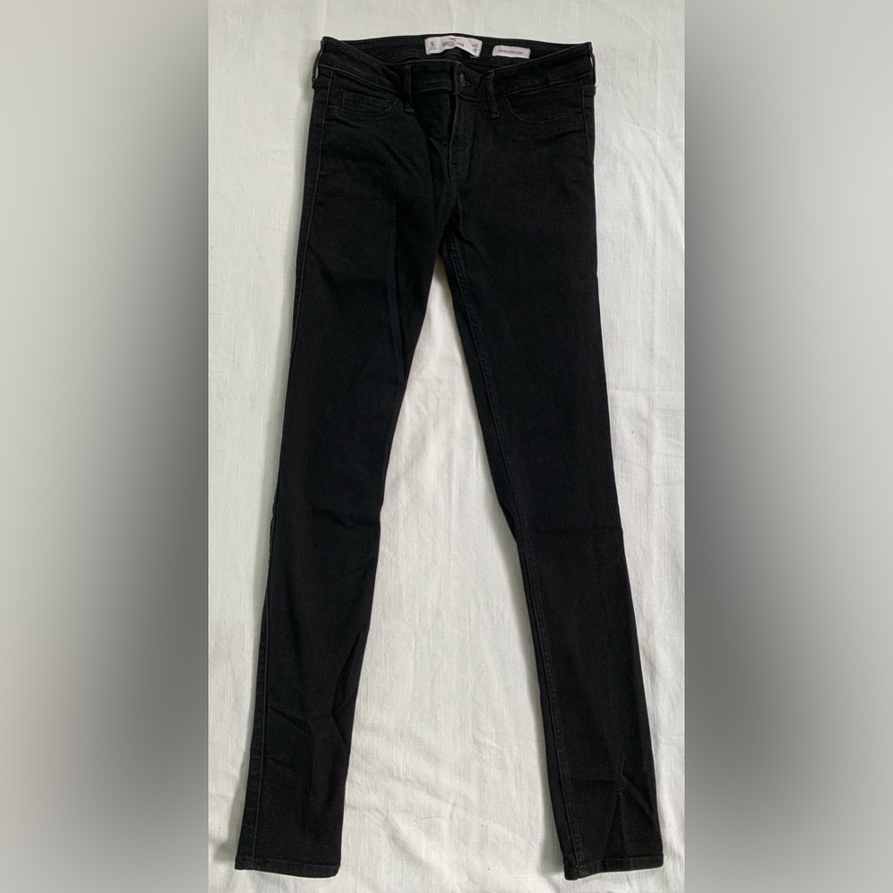 Hollister Low Rise Super Skinny Size 5Long W27